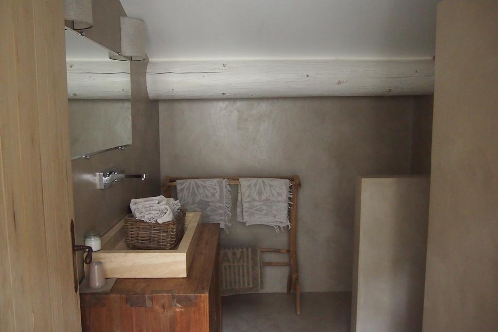 فندق ألماني إن بروفنسفي  La Maison Des Collines الغرفة الصورة